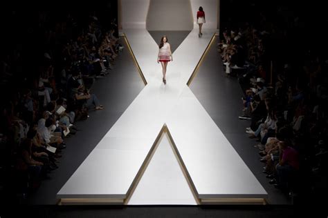 runway set design | Stage set design, Catwalk design, Fashion show stage