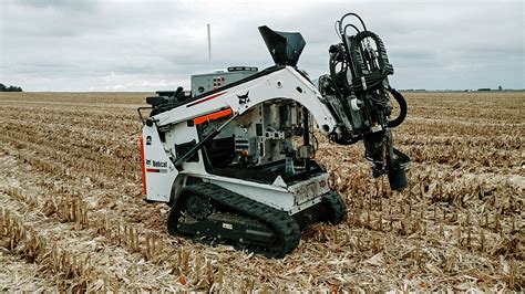 Autonomous robots in agricultural fields advance through $200,000 investment to Purdue startup ...