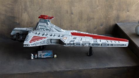 New Venator is one of the biggest Lego Star Wars kits to date