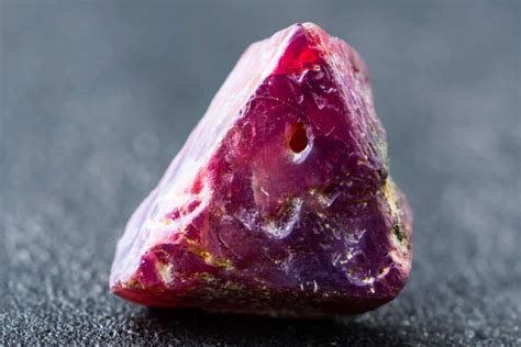 Spinel – A Gemstone to Add to Your Jewelry Collection