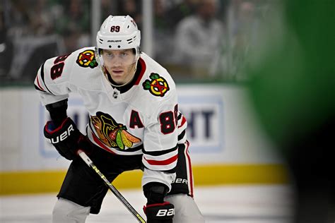 NHL Rumour: Metropolitan Division Team Eyeing Chicago Forward