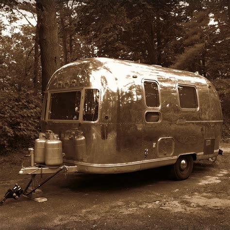 Vintage Airstream (With images) | Vintage airstream, Vintage trailers