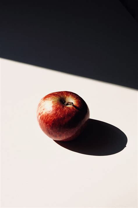 4K free download | Apple, fruit, red, shadow, HD phone wallpaper | Peakpx