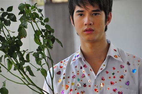 Wise Kwai's Thai Film Journal: News and Views on Thai Cinema: Review: Sing Lek Lek Thee Riak Wa ...