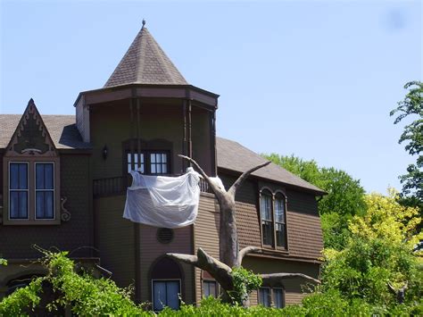 Life at 55 mph: The Munster Mansion in Waxahachie, Texas. This family ...