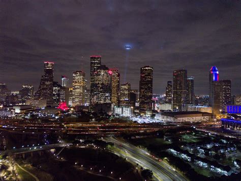 Houston's skyline at night : r/houston