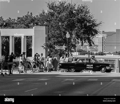 Jfk motorcade assassination Black and White Stock Photos & Images - Alamy