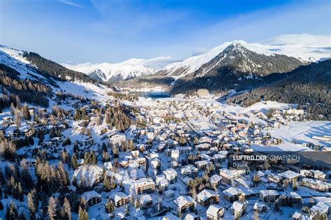 Luftaufnahme Davos Panorama - Luftbilderschweiz.ch