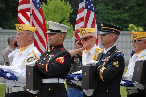 New York Army National Guard Honor Guard Honors Forgotten Veterans | Article | The United States ...