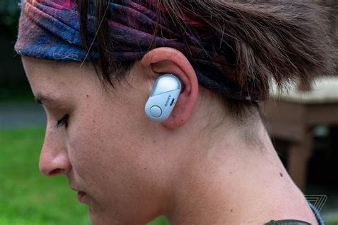 Review: Sony’s sporty wireless earbuds bring the bass but not battery ...