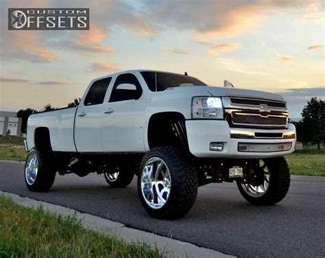 Lifted Chevy Truck Wallpapers - WallpaperSafari