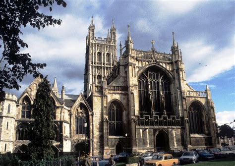 Doug McClure's views on ballet & life: Gloucester Cathedral on my desktop