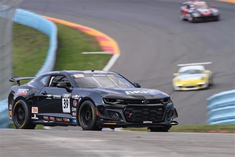 Chevy showcases Camaro SS Trans-Am race car with ZL1 1LE parts