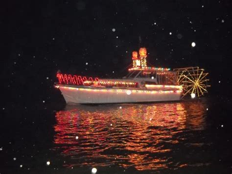 My Riverhouse Life: Christmas Ships Parade