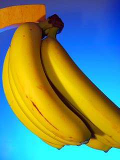 Cool Bananas | Off-camera flash bounced off background (SB-6… | Flickr