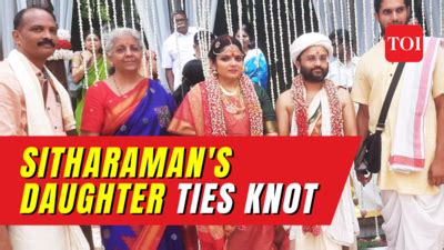 Parakala Vangmayi: Nirmala Sitharaman Daughter Parakala Vangmayi ties ...