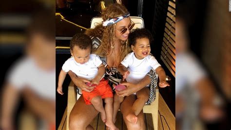 Beyoncé shares photo of twins - CNN Video