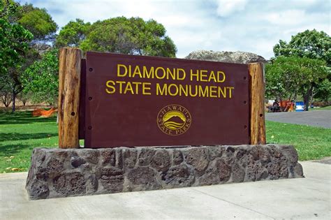 Diamond Head Crater Hike - Adventure Awaits in This Extinct Volcano ...