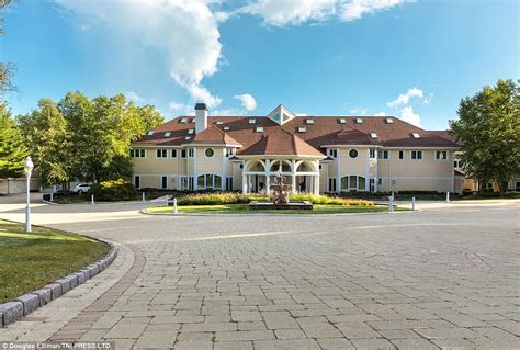 50 Cent's huge Connecticut mansion selling for $5 million | Daily Mail Online