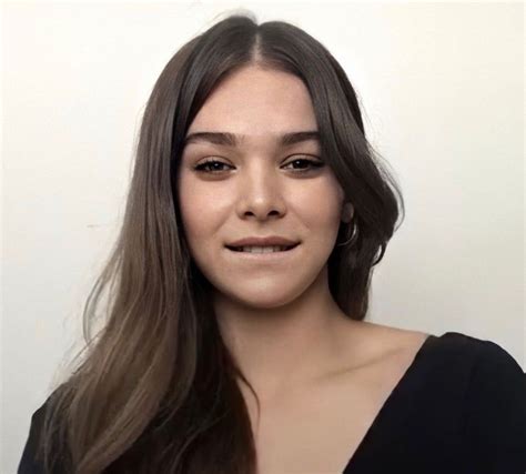 Lip Bite : HaileeSteinfeld Jodelle Ferland, Shenae Grimes, Indiana Evans, Naomi Scott, Lip ...