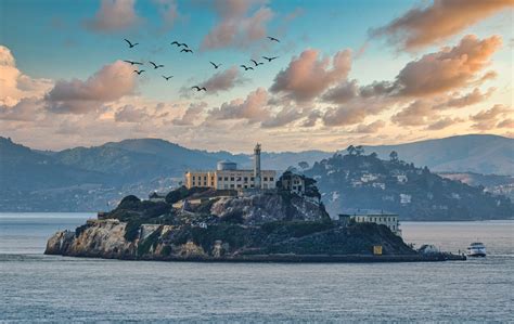 U.S. Marshals update search for Alcatraz escapees in 1962