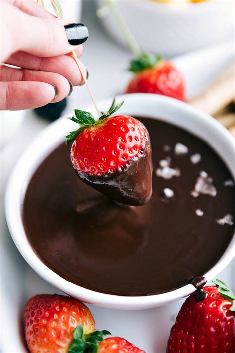 Easy Chocolate Fondue {5 Ingredients} | Chelsea's Messy Apron