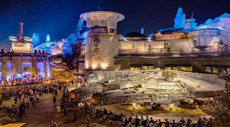 "Star Wars: Galaxy's Edge" opened in Disney's Hollywood Studios in ...