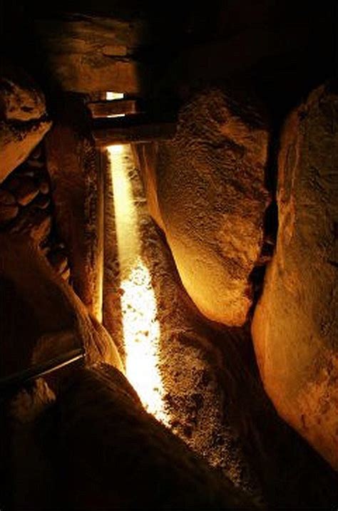 Computing the Winter Solstice at Newgrange: Comparing Neolithic science ...