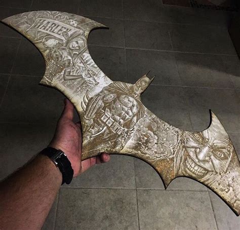 Batman Batarang Wood Engraving via Global Geek News. Real Batman, Batman Diy, Batman Decor ...