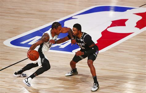 DeMar DeRozan helps Spurs pull away from Kings | Inquirer Sports