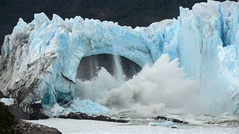 Perito Moreno Glacier ice bridge collapses into Lake Argentina - ABC7 San Francisco