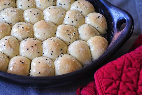 Yemen Honeycomb Bread (Khaliat Nahal) — Aliya LeeKong