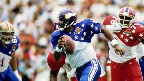 10 Best Minnesota Vikings QBs of All-Time