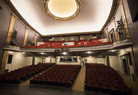 Ticket sales lag, but show goes on at Historic Everett Theatre | HeraldNet.com