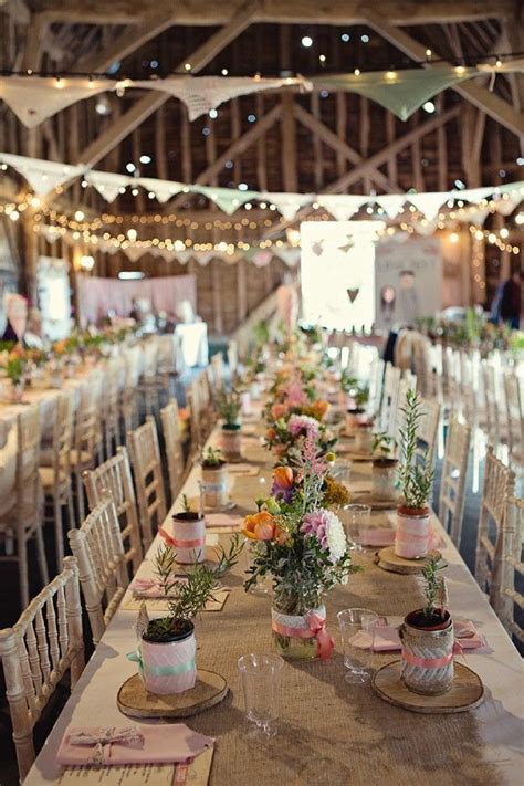 Inspiration déco : une jolie ferme pour un mariage | Mariage champetre, Deco mariage, Idee deco ...