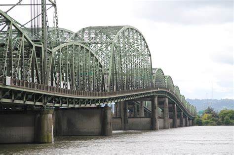 Interstate Bridge, Oregon and Washington | Bridge, Sydney harbour bridge, Landmarks