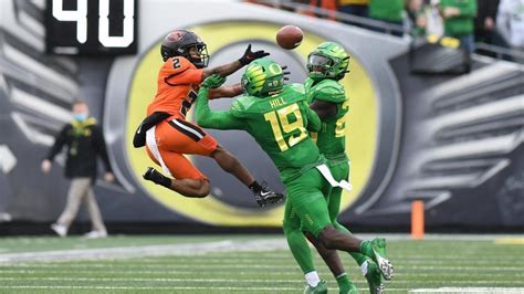 LOOK: End zone fight breaks out during Oregon vs. Oregon State during ...