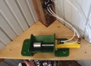 Homemade Pneumatic Can Crusher - HomemadeTools.net