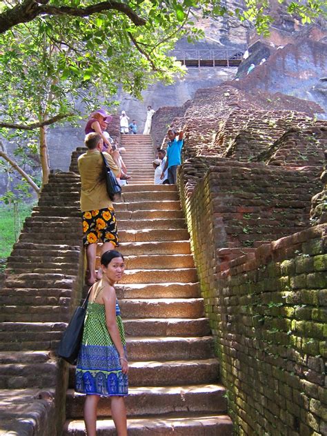 kawadjan: Climbing Sigiriya