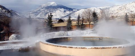 Yellowstone Hot Springs - Natural Hot Spring In Gardiner Montana