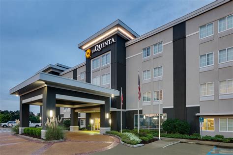 La Quinta Inn & Suites by Wyndham Starkville at MSU | Starkville, MS Hotels