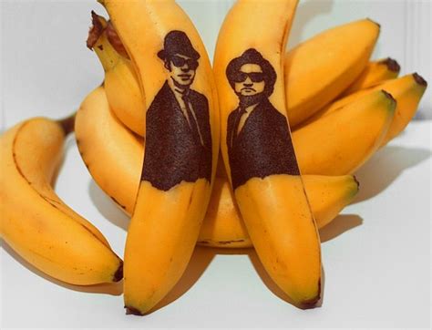 Banana Peel Art Drawn With a Safety Pin | Banana, Banana art, Fruit art