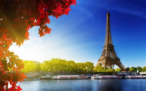 8 Romantic Places In Paris For Couples On A Honeymoon