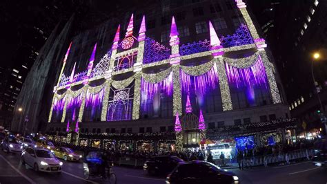 Saks Fifth Avenue Christmas Light Show 2021 Times - Christmas List 2021