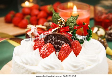 975 Christmas Cake Japan Images, Stock Photos & Vectors | Shutterstock