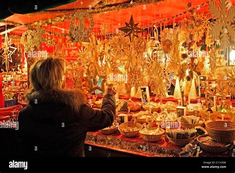 Nuremberg christmas market ornaments hi-res stock photography and ...