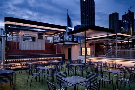 Rooftop Bar & Cinema - Picture gallery | Rooftop bar, Rooftop, Interior ...