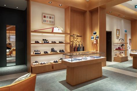 HERMÈS’ NEW VANCOUVER FLAGSHIP PHOTO: TREVOR BRADY Fairmont Hotel Vancouver, Hermes Store ...