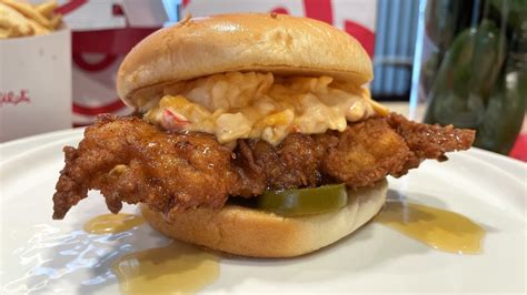 Chick-Fil-A Honey Pepper Pimento Chicken Sandwich Review: A New Spin On ...