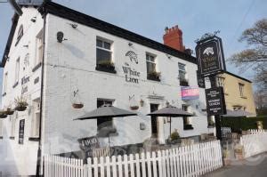 The White Lion in Disley (near Stockport) : Pubs Galore